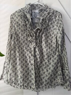 Cino Ruffled V-Neck Floral Blouse